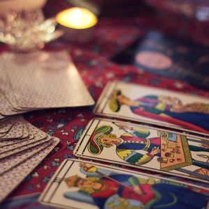 as incríveis vantagens de consultar as cartas de tarot e como elas podem transformar sua vida